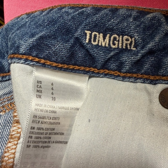 American Eagle Outfitters Women's Ripped Light Blue Jean Shorts - Picture 6 of 6